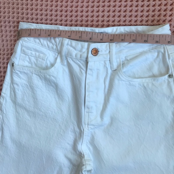 Zara Z1975 High Rise Straight Leg Raw Hem Rigid White Jeans 6164/059/250 Size 6 - Picture 8 of 16